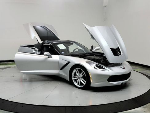 Used 2015 Chevrolet Corvette Stingray Coupe w/ 2LT Preferred Equipment Group RWD image 9