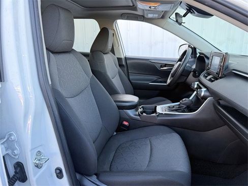 Used 2021 Toyota RAV4 XLE image 30