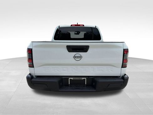 Used 2024 Nissan Frontier S w/ Technology Package RWD image 7