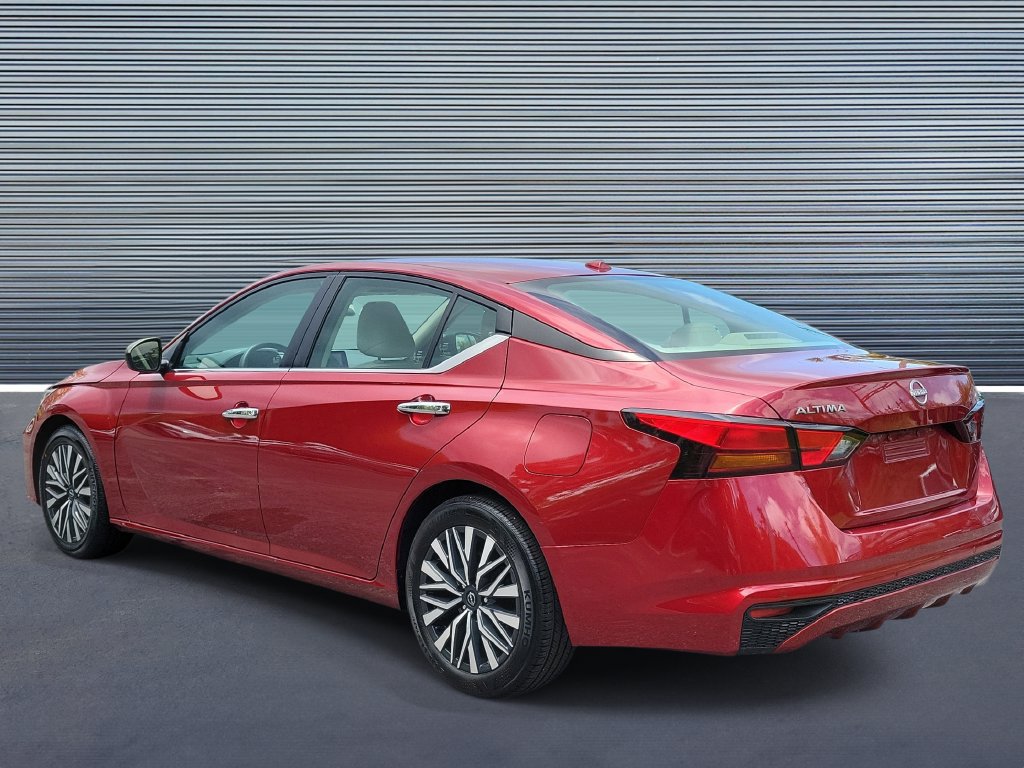 Used 2025 Nissan Altima 2.5 SV FWD image 4