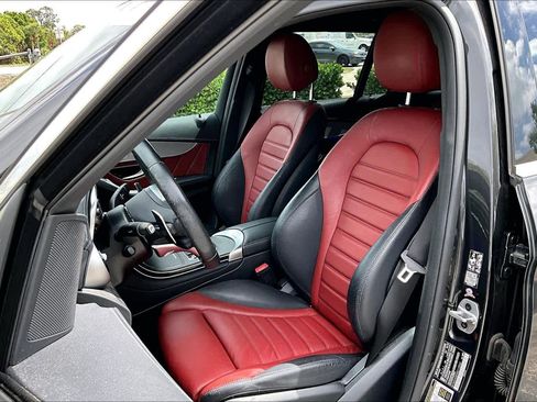 Used 2022 Mercedes-Benz GLC 43 AMG 4MATIC image 8