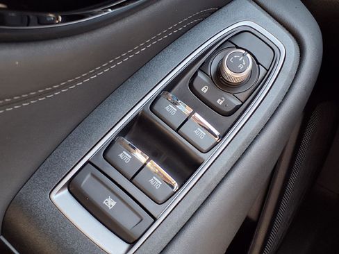 Certified 2025 Subaru Outback Limited image 11