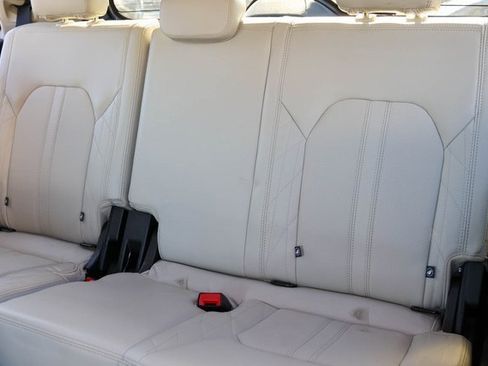 Used 2020 Ford Expedition Platinum image 19