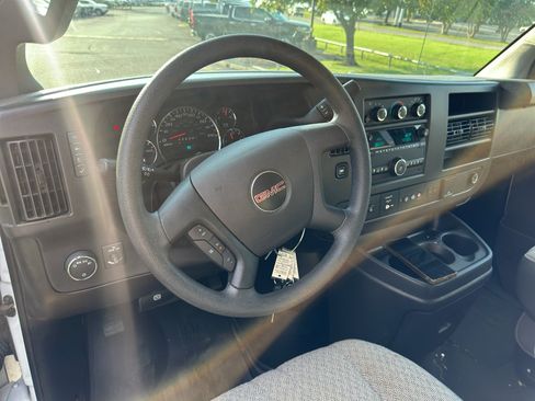Used 2025 GMC Savana 3500 LT w/ LT Preferred Equipment Group RWD image 21