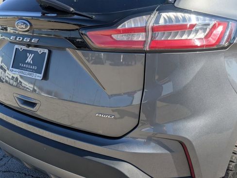 Used 2024 Ford Edge Titanium image 9