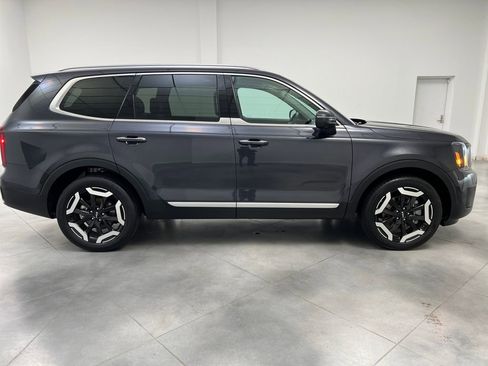 Used 2025 Kia Telluride S image 8