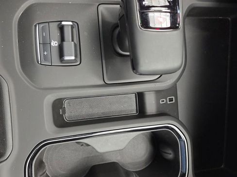 Used 2025 GMC Sierra 1500 AT4 w/ AT4 Premium Package image 42