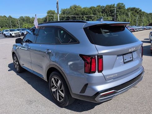 Used 2023 Kia Sorento EX w/ Panoramic Sunroof Package FWD image 5