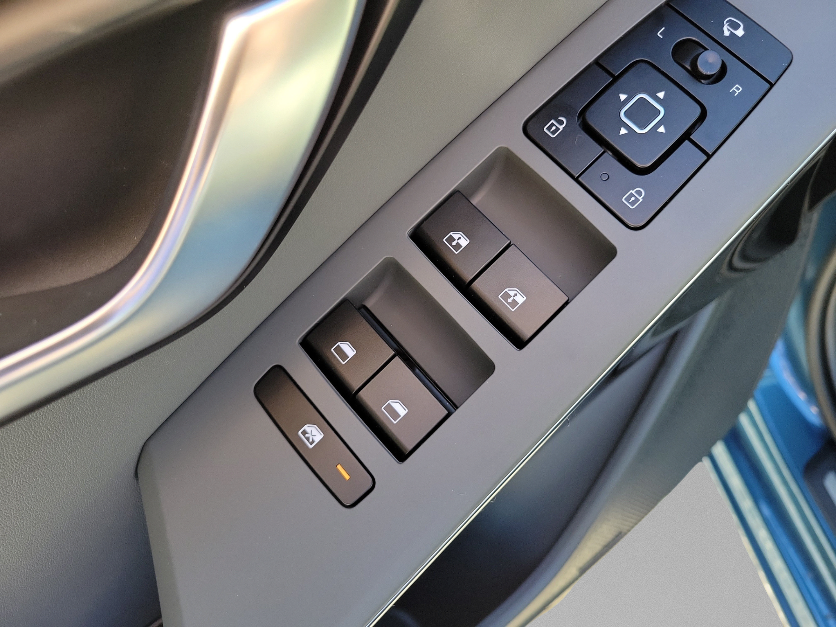 New 2026 Kia Niro SX Touring FWD image 13