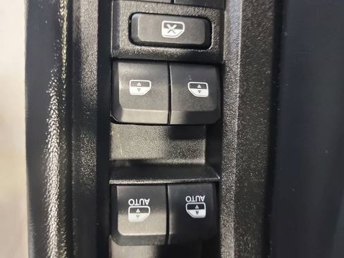 Used 2023 Jeep Grand Cherokee Altitude AWD/4WD image 17