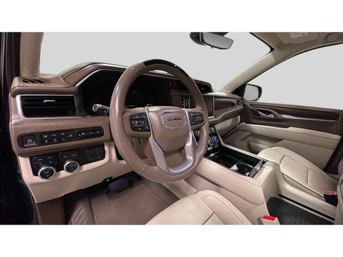 Used 2023 GMC Yukon XL Denali w/ Advanced Technology Package AWD/4WD image 12