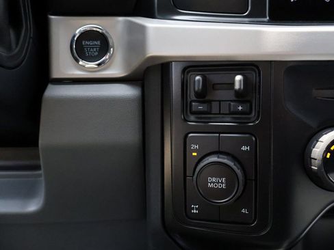 New 2026 Ford F250 XLT w/ XLT Premium Package AWD/4WD image 31