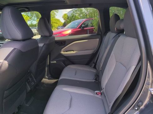 Used 2025 Subaru Forester Premium AWD/4WD image 15