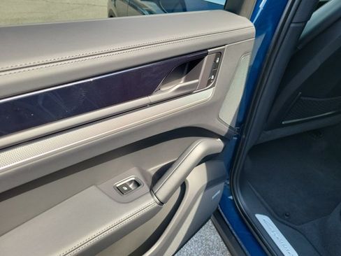 Certified 2025 Porsche Cayenne S AWD/4WD image 22