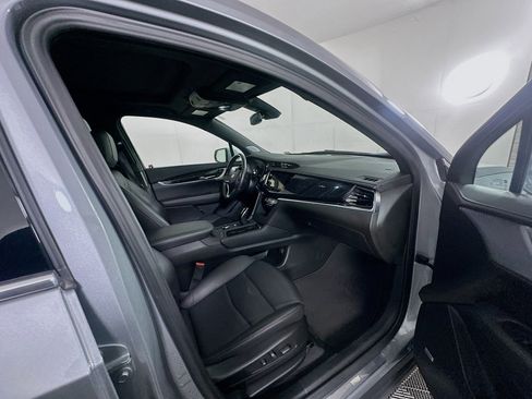 Used 2025 Cadillac XT6 Premium Luxury image 34