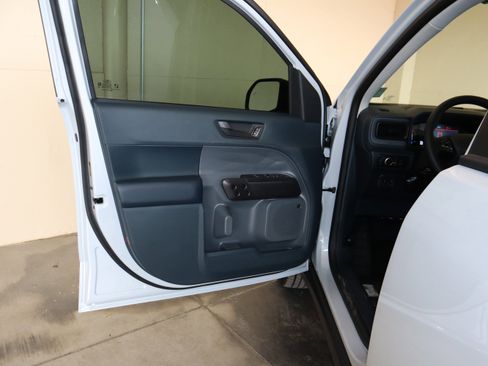 New 2026 Ford Maverick Lariat w/ Black Appearance Package image 32