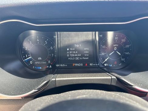 Used 2022 Ford Mustang GT Premium w/ Equipment Group 401A RWD image 20