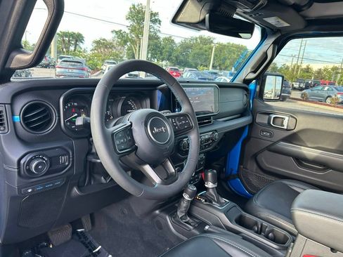 Used 2024 Jeep Wrangler Unlimited Rubicon 4xe AWD/4WD image 16