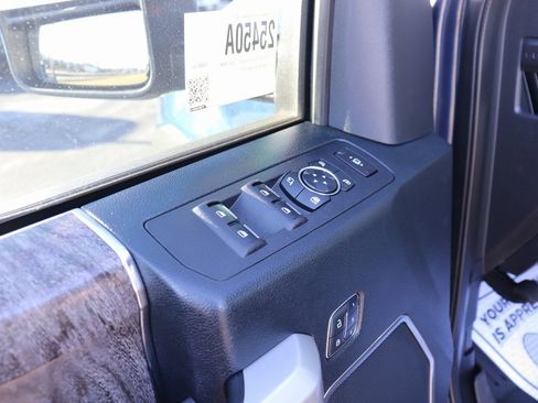 Used 2018 Ford F250 Lariat w/ Lariat Value Package image 30