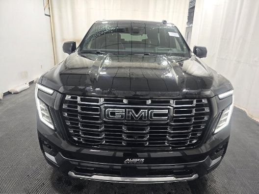Used 2025 GMC Yukon Denali Ultimate AWD/4WD image 2