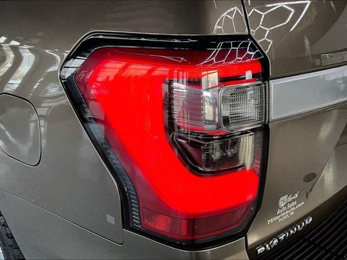 Used 2018 Ford Expedition Max Platinum image 23