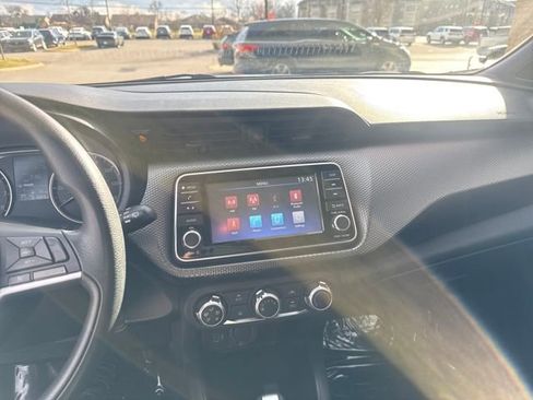Used 2020 Nissan Kicks S image 14