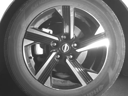 Used 2025 Nissan Sentra SV FWD image 12