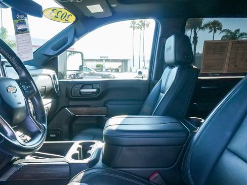 Used 2023 Chevrolet Silverado 2500 High Country w/ Safety Package II image 17