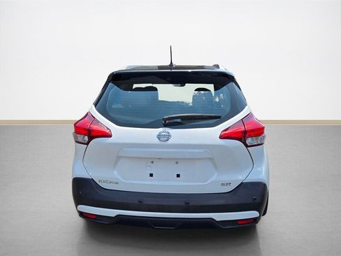 Used 2020 Nissan Kicks SR w/ SR Premium Package FWD image 5