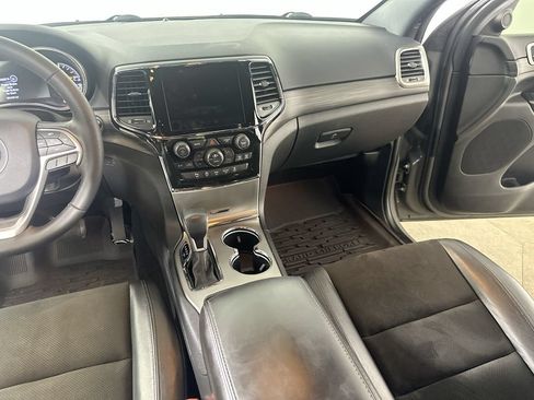 Used 2021 Jeep Grand Cherokee Laredo RWD image 19