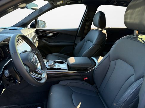 Certified 2025 Audi Q7 3.0T Prestige image 9