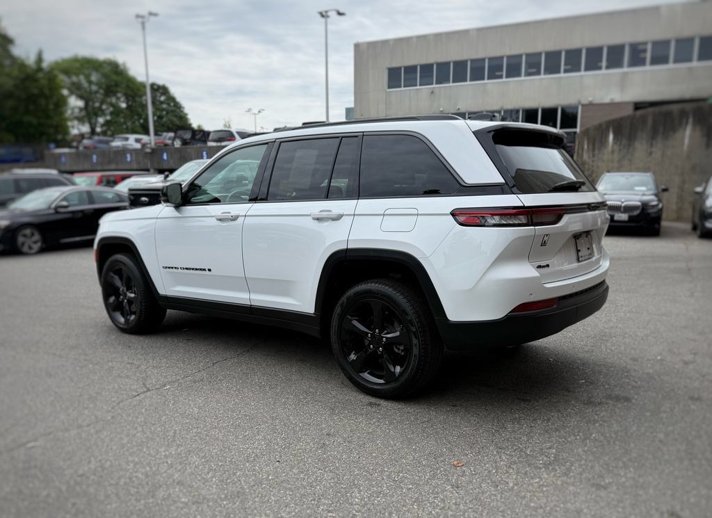 Used 2026 Jeep Grand Cherokee Limited w/ Limited Altitude Package AWD/4WD image 12
