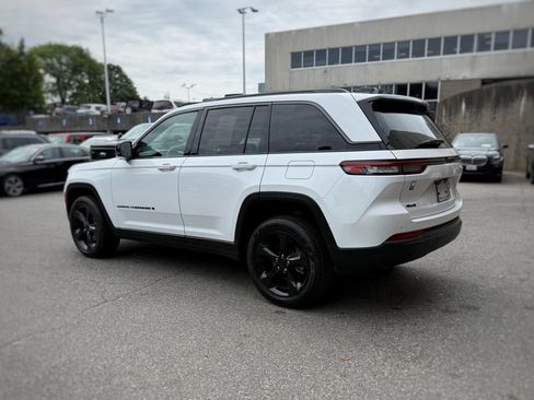 Used 2026 Jeep Grand Cherokee Limited w/ Limited Altitude Package AWD/4WD image 12