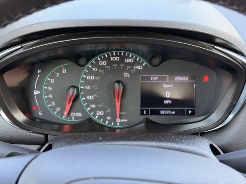 Used 2020 Chevrolet Trax LT w/ LT Convenience Package AWD/4WD image 21