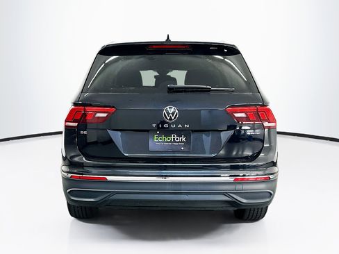 Used 2023 Volkswagen Tiguan SE w/ Panoramic Sunroof Package image 7