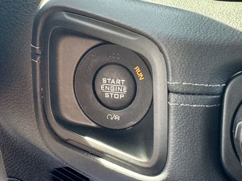 Used 2024 Jeep Wrangler Unlimited Sahara w/ Technology Group AWD/4WD image 29