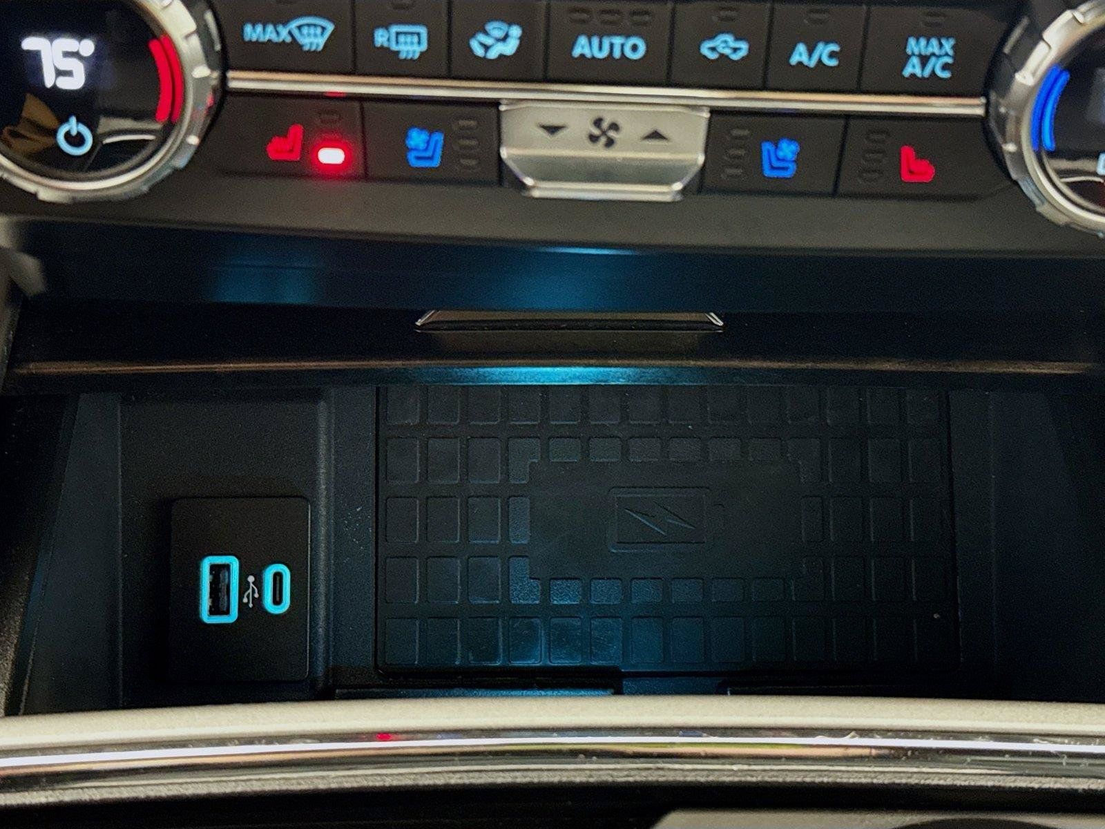 Used 2022 Ford F250 Lariat w/ Tremor Off-Road Package AWD/4WD image 14