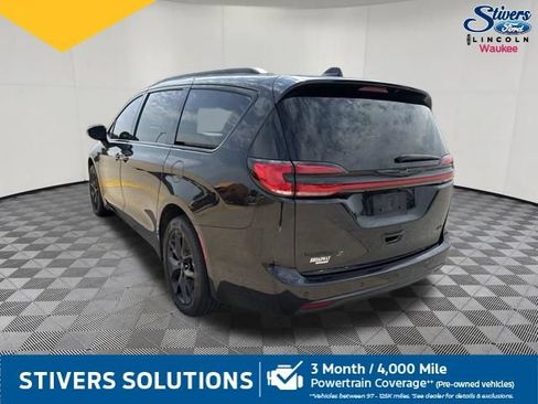 Used 2023 Chrysler Pacifica Touring-L w/ S Appearance Package AWD/4WD image 9