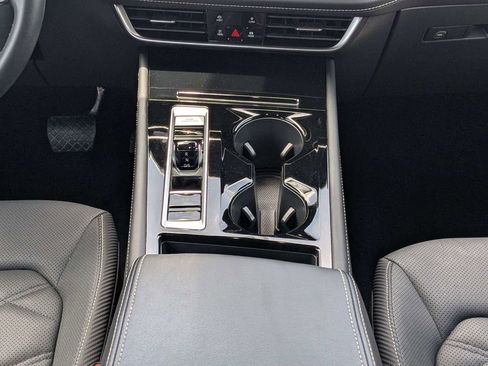 Used 2025 Volkswagen Atlas Cross Sport SE FWD image 19