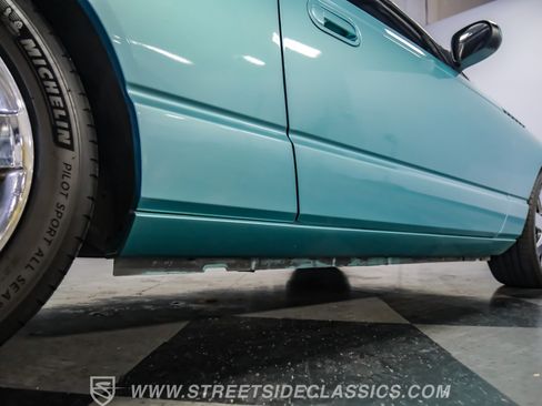 Used 2002 Ford Thunderbird image 31