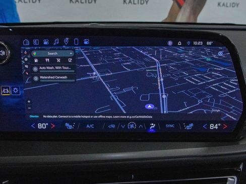 Used 2025 Chevrolet Traverse LT image 5