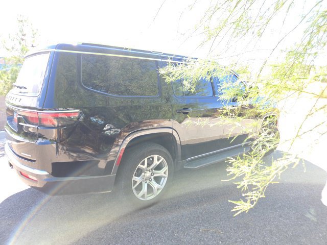 Used 2022 Jeep Wagoneer Series II AWD/4WD image 5