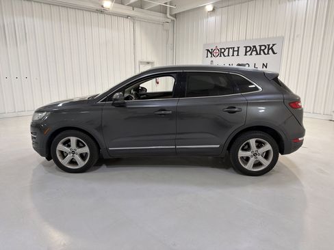 Used 2018 Lincoln MKC Premiere image 2