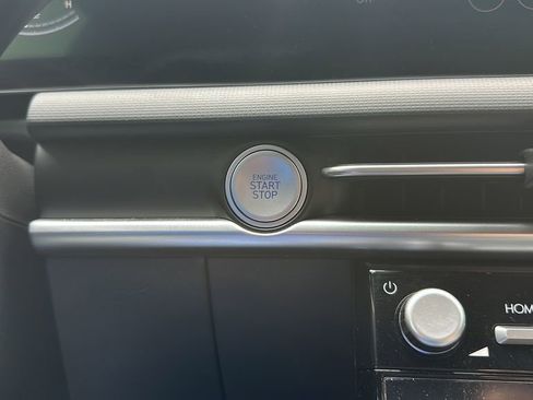 Used 2025 Hyundai Santa Cruz SEL image 37