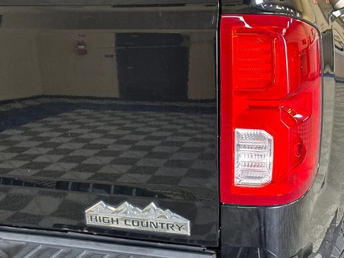 Used 2018 Chevrolet Silverado 1500 High Country AWD/4WD image 48
