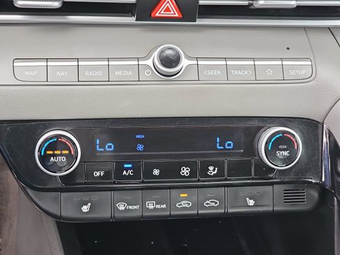 Used 2023 Hyundai Elantra SEL w/ Convenience Package FWD image 26