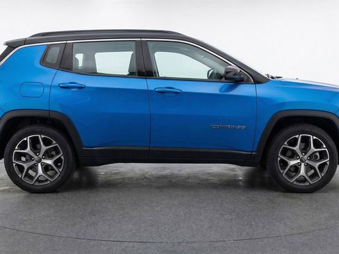 Used 2025 Jeep Compass Limited AWD/4WD image 11