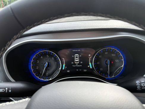 New 2027 Chrysler Pacifica Select AWD/4WD image 22