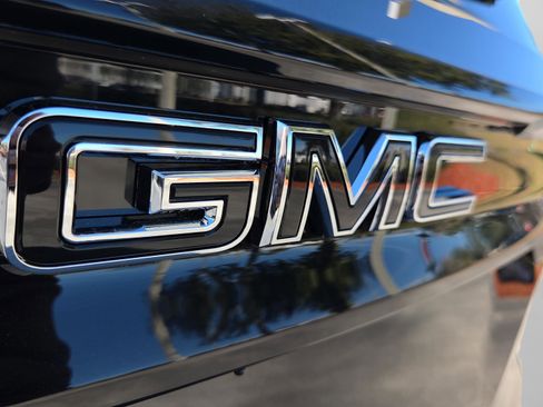 New 2026 GMC Acadia Elevation w/ Black Edition FWD image 31