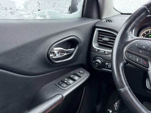 Used 2021 Jeep Cherokee Trailhawk w/ Sun, Sound & Nav Group image 31